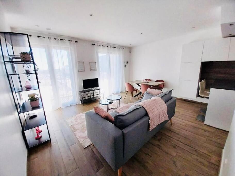 Apartment Luxury 2 Bedrooms With Parking&terrace - Cd5 *
